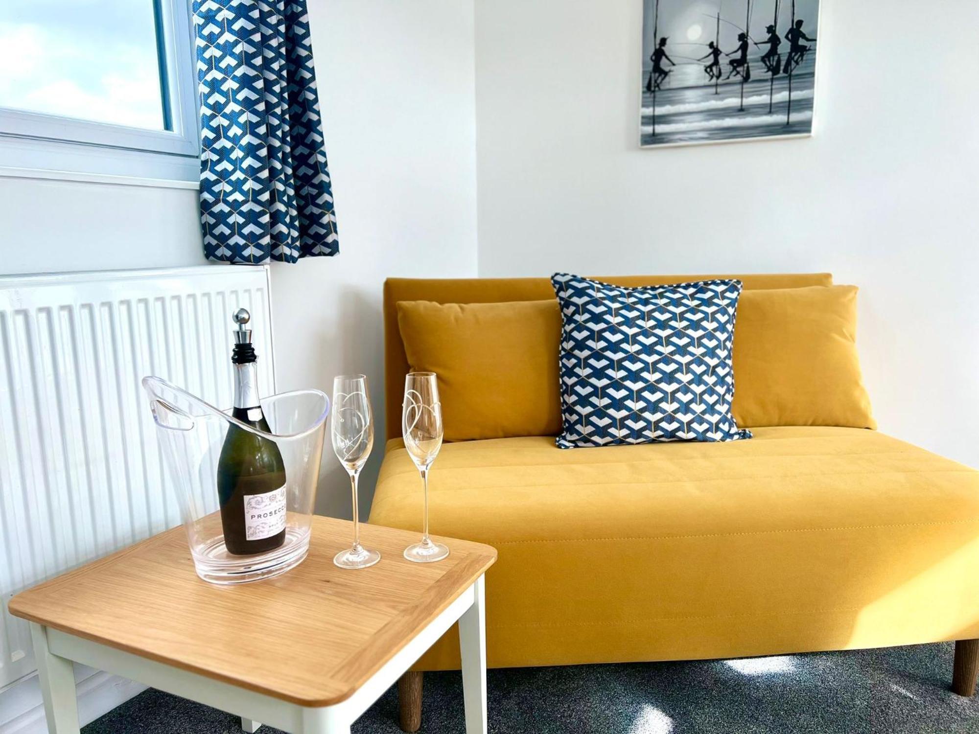 Seascape - Stylish Modern Apartment Barton on Sea Exterior foto