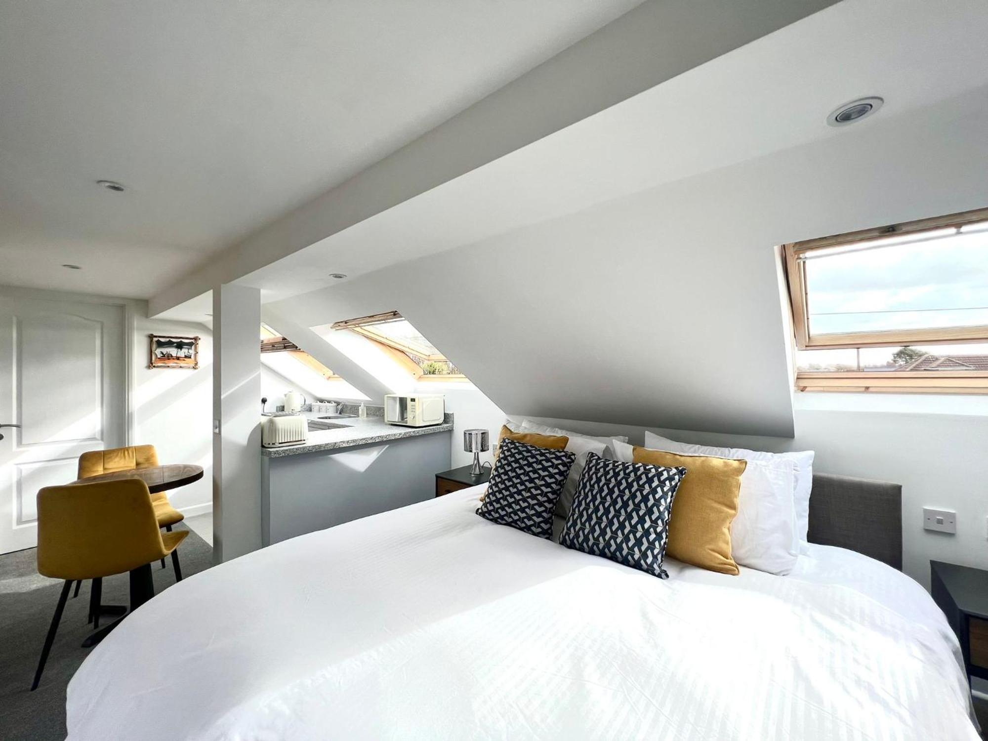 Seascape - Stylish Modern Apartment Barton on Sea Exterior foto
